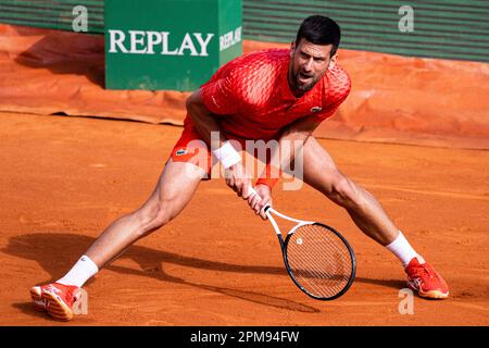 Monte Carlo, Monaco. 11th Apr, 2023. Monte-Carlo Country Club MONTE-CARLO, MONACO - APRILE 11: Novak Djokovic di Serbia si allunga a giocare la manna contro Ivan Gakhov durante il terzo giorno del Rolex Monte-Carlo Masters al Monte-Carlo Country Club il 11 aprile 2023 a Monte-Carlo, Monaco. (Foto di Marcio Machado/Eurasia Sport Images/SPP) (Eurasia Sport Images/SPP) Credit: SPP Sport Press Photo. /Alamy Live News Foto Stock