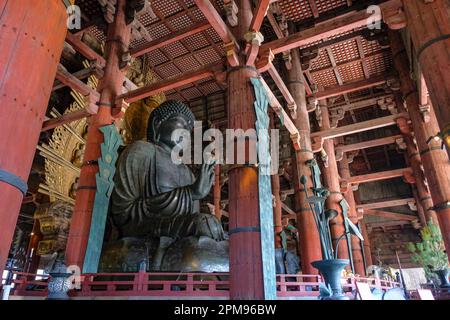 Nara, Giappone - 22 marzo 2023: Il tempio Todaiji è un tempio buddista di Nara, Giappone. Foto Stock