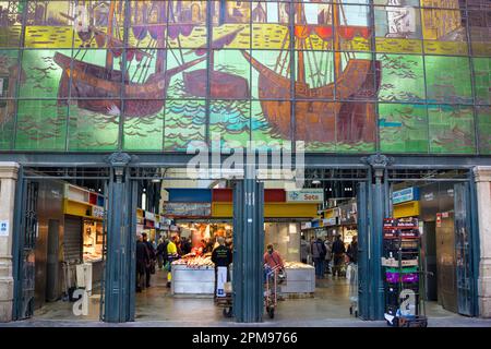 Vetrata all'ingresso del 'Mercado Central de Atarazanas', città vecchia di Malaga, Andalusia, Costa del Sol, Spagna, Europa Foto Stock