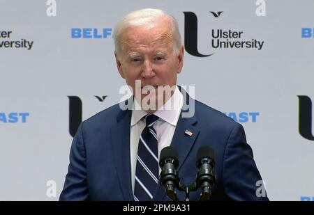 Belfast, Irlanda del Nord, Regno Unito. 12th Apr, 2023. STATI UNITI Il Presidente Joe Biden ha tenuto un discorso alla Ulster University il 12 aprile 2023 a Belfast, Irlanda del Nord. La visita del Presidente Biden segna il 25th° anniversario dell'accordo del Venerdì Santo, l'accordo di pace che ha posto fine a tre decenni di conflitti nell'Irlanda del Nord. Photo by Ulster University/UPI Credit: UPI/Alamy Live News Credit: UPI/Alamy Live News Foto Stock
