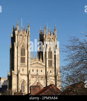 Fascia in pietra delle torri di Beverley Minster. Chiesa parrocchiale di East Ridings, Yorkshire. Torri perpendicolari al West End Foto Stock