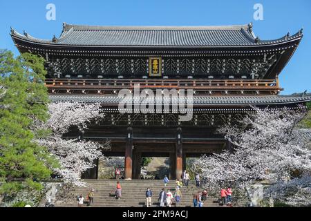 Kyoto, Giappone - 28 marzo 2023: Il tempio della Chionina è un tempio buddista di Kyoto, Giappone. Foto Stock