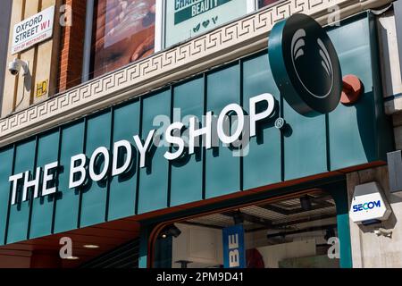 Londra. UK- 04.09.2023. Il simbolo del nome del negozio di una filiale del Body Shop in Regent Street. Foto Stock
