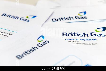 Londra. UK- 04.07.2023. Lettere e fatture della compagnia britannica di energia British gas. Foto Stock