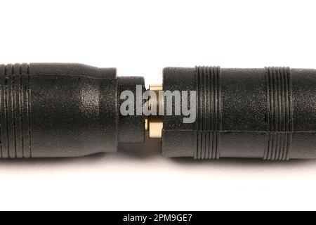 Jack audio, jack per cuffie, isolato su sfondo bianco. Primo piano estremo. Foto ad alta risoluzione. Profondità di campo completa. Foto Stock
