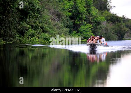 Gita turistica, gita in barca, safari sul fiume, eco, eco-friendly, natura, relax, scoprire, indisturbato, tranquillo, Pantanal, Mato Grosso, Brasile Foto Stock