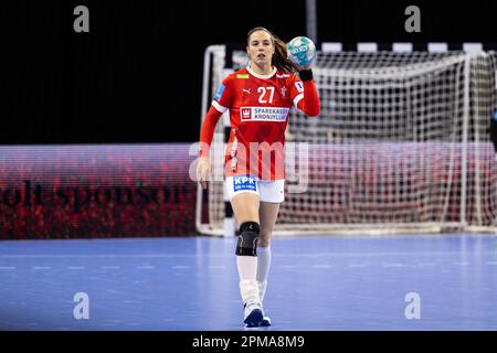 Copenaghen, Danimarca. 11th Apr, 2023. Louise Vinter Burgaard (27) di Danimarca visto durante un incontro di prova tra Danimarca e Svezia alla Royal Arena di Copenaghen. (Photo Credit: Gonzales Photo/Alamy Live News Foto Stock