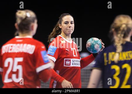 Copenaghen, Danimarca. 11th Apr, 2023. Louise Vinter Burgaard (27) di Danimarca visto durante un incontro di prova tra Danimarca e Svezia alla Royal Arena di Copenaghen. (Photo Credit: Gonzales Photo/Alamy Live News Foto Stock