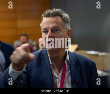 Marsiglia, Francia. 08th Apr, 2023. Fabien Roussel è visto prima di entrare nel congresso auditorium. Il 39th° Congresso del Partito Comunista Francese (PCF) si svolge a Marsiglia dal 7 al 10 aprile 2023. Riconquista Fabien Roussel come suo leader. Credit: SOPA Images Limited/Alamy Live News Foto Stock