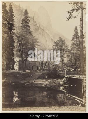 Fotografia, Hutching's Hotel ai piedi di Sentinel, Yosemite; fotografato da Carleton E. Watkins (americano, 1829 – 1916); USA; stampa in argento albume; cornice: 75,6 x 60 cm (29 3/4 x 23 5/8 pollici) Foto Stock