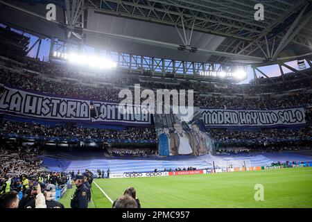 Madrid, Madrid, Spagna. 12th Apr, 2023. Fan del Real Madrid durante la partita di calcio della Champions League tra il Real Madrid e il Chelsea FC allo stadio Santiago Bernabeu di Madrid, Spagna, 12 aprile 2023 (Credit Image: © Ruben Albarran/ZUMA Press Wire) SOLO PER USO EDITORIALE! Non per USO commerciale! Foto Stock