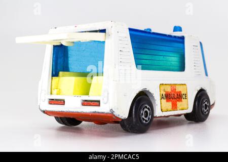 Lesney prodotti Matchbox modello TOY CAR serie 1-75 n. 46 ambulanza Stretcha Fetcha Foto Stock