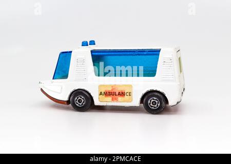 Lesney prodotti Matchbox modello TOY CAR serie 1-75 n. 46 ambulanza Stretcha Fetcha Foto Stock