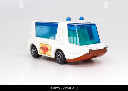 Lesney prodotti Matchbox modello TOY CAR serie 1-75 n. 46 ambulanza Stretcha Fetcha Foto Stock