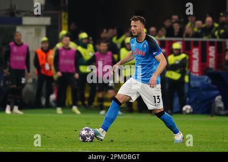 Amir Rrahmani (SSC Napoli) durante la UEFA Champions League, quarti di finale, 1st tappa di calcio tra AC Milan e SSC Napoli il 12 aprile 2023 allo stadio San Siro di Milano - Foto Luca Rossini / e-Mage Foto Stock