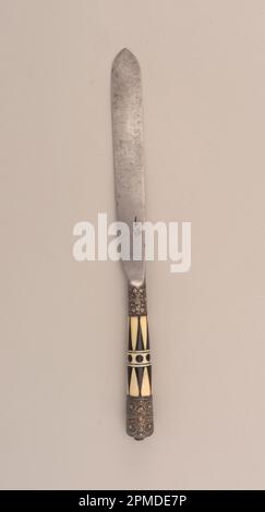 Coltello (Inghilterra), ca. 1610; acciaio, argento, oro, avorio, Osso; L x P: 22,6 x 1,7 cm (8 7/8 x 11/16 pollici); la collezione Robert L. Metzenberg, regalo di Eleanor L. Metzenberg; 1985-103-88 Foto Stock