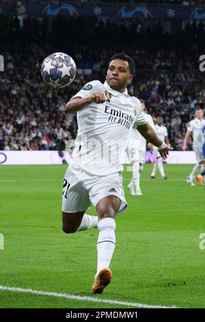 Madrid, Spagna. 12th Apr, 2023. Il Rodrygo del Real Madrid compete durante la prima tappa finale della UEFA Champions League tra il Real Madrid e il Chelsea FC a Madrid, in Spagna, il 12 aprile 2023. Credit: Meng Dingbo/Xinhua/Alamy Live News Foto Stock