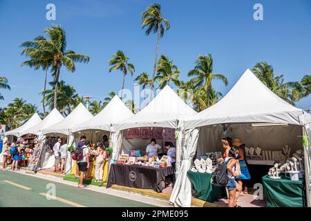 Miami Beach Florida, Miami Beach Live Ocean Drive, Carnevale esperienza, belle arti artisti festival tende, uomo uomo maschio, donna donna donna donna donna donna donna donna donna, adulto Foto Stock