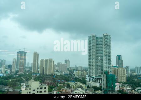 Vista panoramica aerea del quartiere finanziario più ricco di Mumbai e del centro dei grattacieli - Lower Parel. Foto Stock