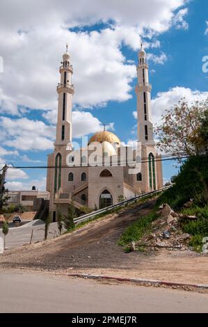 La moschea di Lakiya, Negev settentrionale, Israel Lakiya, o Laqye (arabo: اللقية, ebraico: לָקִיָּה) è una città beduina (consiglio locale) nel sud del Dis Foto Stock