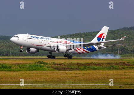 Kuala Lumpur, Malesia - 5 febbraio 2023: Aereo Malaysia Airlines Airbus A330-200 all'aeroporto di Kuala Lumpur (KUL) in Malesia. Foto Stock
