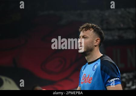 Amir Rrahmani di SSC Napoli durante le finali del quarto trimestre della UEFA Champions League prima tappa tra AC Milan e SSC Napoli su 12 di Avril 2023 allo stadio Giuseppe Meazza San Siro di Milano. Foto Tiziano Ballabio Foto Stock