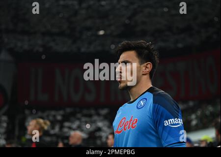 Eljif Elmas di SSC Napoli durante le finali del quarto trimestre della UEFA Champions League prima tappa tra AC Milan e SSC Napoli su 12 di Avril 2023 allo stadio Giuseppe Meazza San Siro di Milano. Foto Tiziano Ballabio Foto Stock