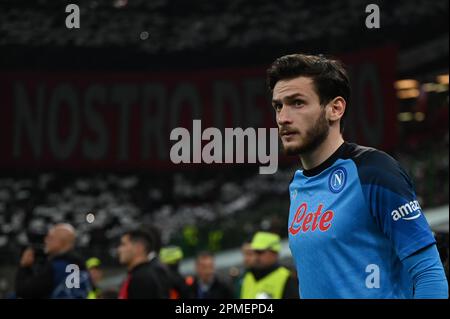 Khvicha Kvaratskhelia di SSC Napoli durante le finali del quarto trimestre della UEFA Champions League prima tappa tra AC Milan e SSC Napoli su 12 di Avril 2023 allo stadio Giuseppe Meazza San Siro di Milano. Foto Tiziano Ballabio Foto Stock