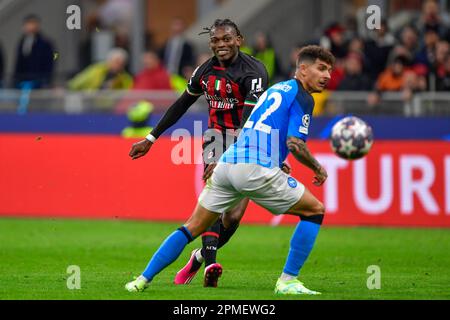 Milano, Italia. 12th Apr, 2023. Rafael Leao (17) dell'AC Milan visto durante la finale di UEFA Champions League tra l'AC Milan e Napoli a San Siro a Milano. (Photo Credit: Gonzales Photo/Alamy Live News Foto Stock