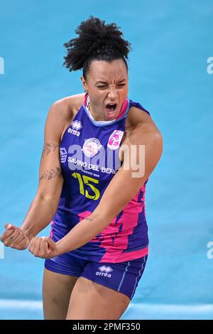 PalaWanny, Firenze, Italia, 12 aprile 2023, Haleigh Washington (Savino del bene Scandicci) festeggia durante la finale - Savino del bene Scandicci vs CS Foto Stock