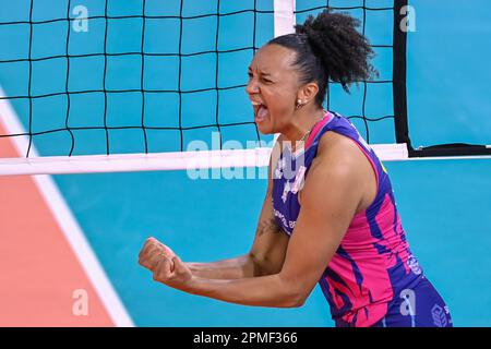 PalaWanny, Firenze, Italia, 12 aprile 2023, Haleigh Washington (Savino del bene Scandicci) festeggia durante la finale - Savino del bene Scandicci vs CS Foto Stock