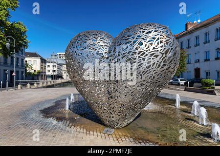 Francia, Aube, Troyes, il cuore di Troyes sul Quai des Comtes de Champagne, scultura fatta da Michèle e Thierry Kayo-Houël Foto Stock