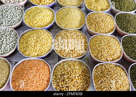 India, Kerala, Kozhikode o Calicut, il grande Bazar, specie diverse di legumi Foto Stock