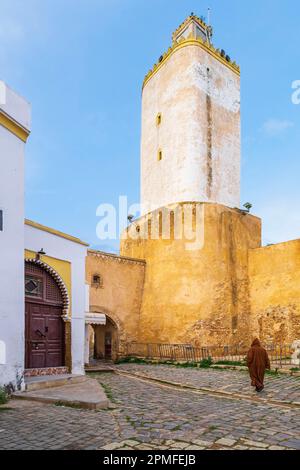 Marocco, El Jadida, la città fortificata portoghese di Mazagan classificato come patrimonio dell'umanità dell'UNESCO, costruito dai portoghesi all'inizio del 16th ° secolo, minareto della grande moschea al Masjid al Atiq Foto Stock