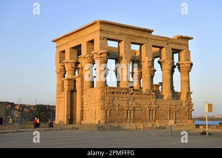 Egitto, Alto Egitto, Nubia, valle del Nilo, Assuan, Agilka isola, tempio di Filae elencato come Patrimonio Mondiale dell'Umanità dall'UNESCO, chiosco di Traiano Foto Stock