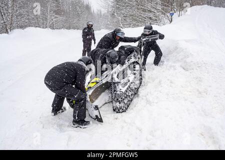 Canada, Quebec Province, Trois Rivieres regione, motoslitta in pista, autunno Foto Stock