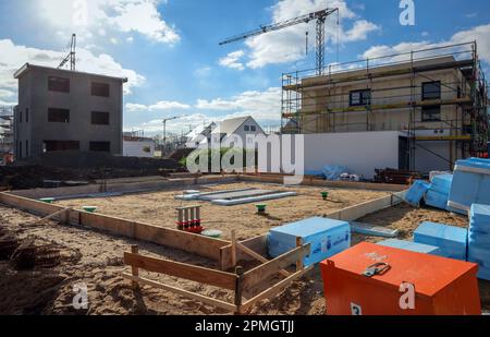 Duisburg, Renania settentrionale-Vestfalia, Germania - terreno edificabile, edificio residenziale in nuova area di sviluppo, nuova area di sviluppo con casa singola Foto Stock