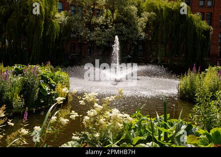 Fontana nel bacino di Bridgewater, Manchester, Inghilterra. Foto Stock