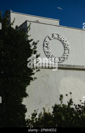 L'esterno del Padiglione De la Warr il 6th ottobre 2022 a Bexhill-on-Sea in Inghilterra. Credit: Notizie SMP Foto Stock
