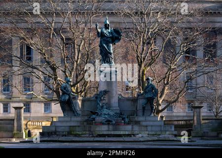 Monumento al Reggimento dei Re, St. Johns Gardens, Liverpool City Centre, Liverpool, Inghilterra, Regno Unito, Europa Foto Stock