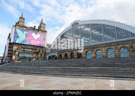 01/10/2020. Liverpool Lime Street Station, Regno Unito. Oggi è tranquillo a Liverpool, dove vengono introdotte nuove regole di blocco. Foto Stock