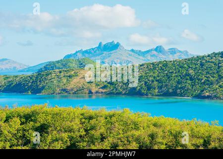 Vista dell'Isola di Drawaqa, dell'Isola di Waya e Nanuya Balavu, delle Isole Yasawa, delle Fiji, delle Isole del Pacifico del Sud e del Pacifico Foto Stock