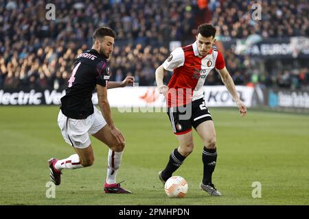 ROTTERDAM - (LR) Bryan Cristante di AS Roma, Oussama Idrissi di Feyenoord durante l'incontro finale della UEFA Europa League tra Feyenoord e COME Roma allo Stadion de Kuip di Feyenoord il 13 aprile 2023 a Rotterdam, Paesi Bassi. ANP MAURICE VAN PIETRA Foto Stock