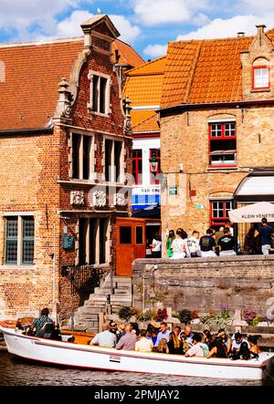 Quai del Rosario, molo di Rosario, centro storico di Bruges, Fiandre Occidentali, Belgio, Europa Foto Stock