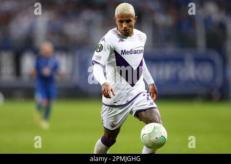 Poznan, Poologne. 13th Apr, 2023. Domilson Cordeiro dos Santos Dodo di Fiorentina durante la UEFA Europa Conference League, quarti di finale, 1st tappa di calcio tra KKS Lech Poznan e ACF Fiorentina il 13 aprile 2023 all'INEA Stadion di Poznan, Polonia - Foto Piotr Matusewicz/DPPI Credit: DPPI Media/Alamy Live News Foto Stock