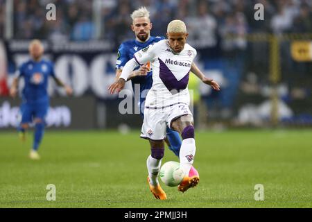 Poznan, Polonia. 13th Apr, 2023. Domilson Cordeiro dos Santos Dodo durante il quarto incontro di prima tappa della UEFA Europa Conference League tra Lech Poznan e ACF Fiorentina allo stadio di Poznan il 13 aprile 2023 a Poznan, Polonia. (Foto di Piotr Matusewicz/PressFocus/Sipa USA) Credit: Sipa USA/Alamy Live News Foto Stock