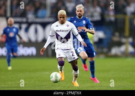 Poznan, Polonia - 13 aprile 2023, Domilson Cordeiro dos Santos Dodo di Fiorentina durante la UEFA Europa Conference League, quarti di finale, 1st tappa di calcio tra KKS Lech Poznan e ACF Fiorentina il 13 aprile 2023 all'INEA Stadion di Poznan, Polonia - Foto: Piotr Matusewicz/DPPI/LiveMedia Foto Stock