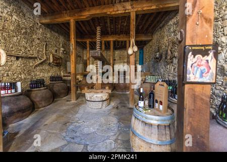 Cantina con vitigno storico a Omodos, Cipro Foto Stock