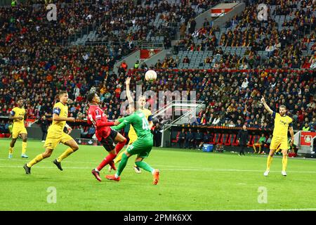 Torchance fuer amine Adli (Bayer 04 Leverkusen) GER, Bayer 04 Leverkusen vs. Union Saint-Gilloise, Fussball, UEFA Europa League, Viertelfinale, Hispel, Spielzeit 2022/2023, €13.04.2023 Credit: ANT Palmer/Alamy Live News Foto Stock