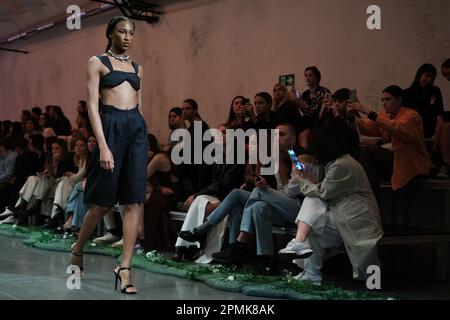 Madrid, Spagna. 13th Apr, 2023. Un modello cammina sulla pista alla sfilata di moda Zottier durante la presentazione della 'Collezione Z2' alla settimana della moda di Madrid a Madrid. (Credit Image: © Atilano Garcia/SOPA Images via ZUMA Press Wire) SOLO PER USO EDITORIALE! Non per USO commerciale! Foto Stock